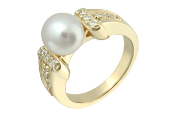 2/11 Carat Diamond & Cultured Pearl Yellow Gold Ring