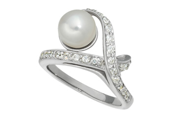7/20 Carat Intercross Diamond & Pearl White Gold Ring