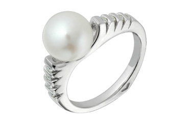 3/25 Carat White Gold Cultured Pearl & Diamond Carved Ring