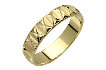 14K Comfort Fit Yellow Gold Wedding band with Beveled Oval Cut