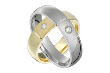 14K Matching Wedding Band Set With Diamond