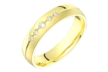 1/10 Carat Yellow Gold 14kt 5-Stone Diamond Wedding Band