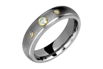 1/9 Carat Three Diamonds Collet Set Titanium Ring